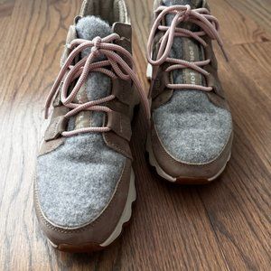 Sorel Kinetic Caribou Boots Sandy Tan